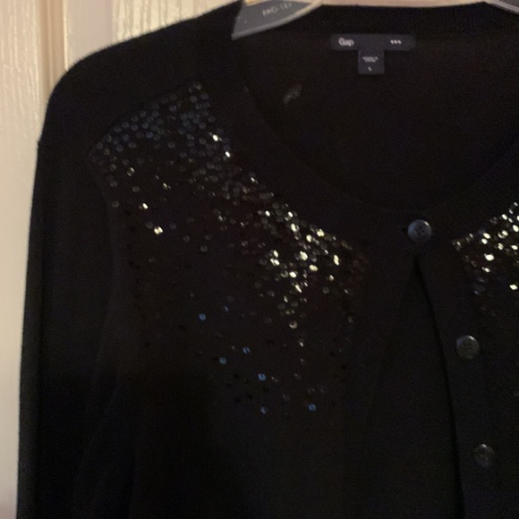 Gap cardigan front button with sequin detail at neckline - Picture 2 of 3